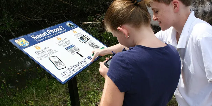How to Create a QR Code: 10 Steps for Links and Wi-Fi